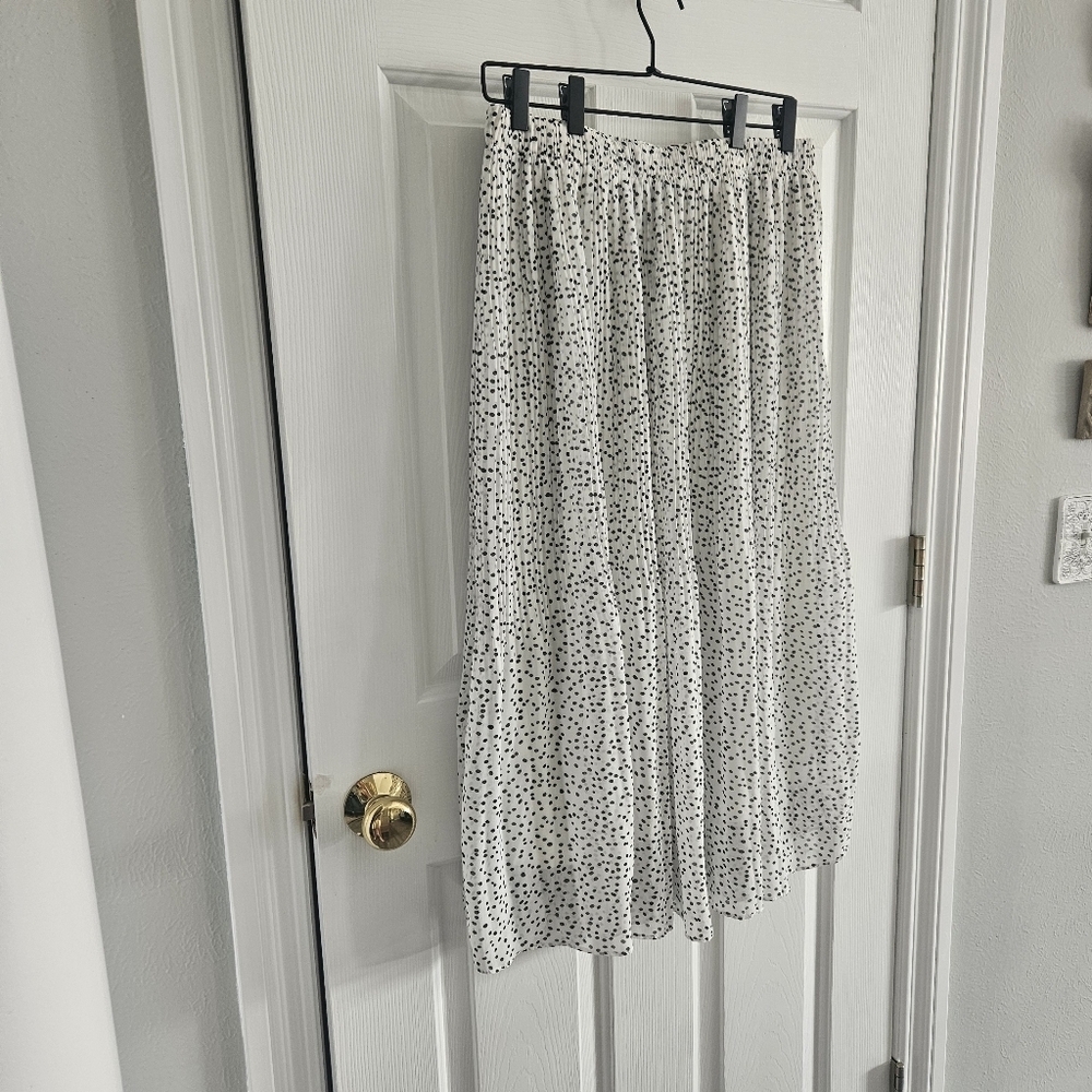 NWOT WD . NY Polka Dot Pleated Midi Skirt - Picture 3 of 9
